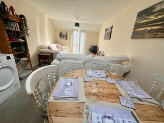 Entire Two Bed Coach House Super King Beds Turn into singles - Countess Wear - 3