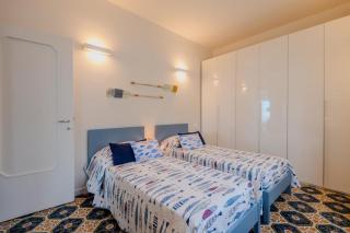 Oasi - Trilocale Elegante con Balcone Vista Mare - Accesso Diretto alla Spiaggia - Varigotti - 1
