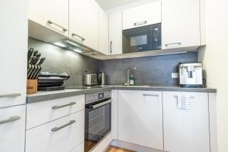 9-Min to City Center, Comfy 1BR,1LR w Balcony - Viena - 5