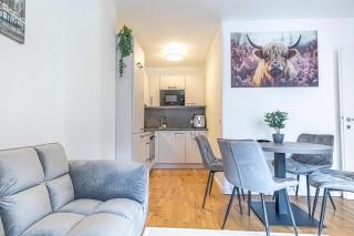 9-Min to City Center, Comfy 1BR,1LR w Balcony - Viena - 2