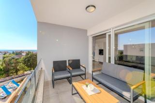Mirjana new city central apartment with a pool - Novalja - 6