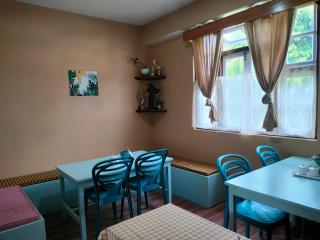 Valley Mist rooms & kitchen - 1