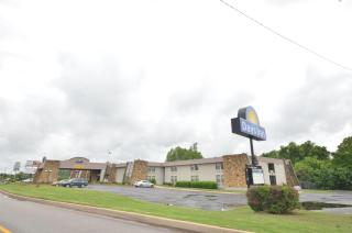 Days Inn by Wyndham Southern Hills/ORU - Tulsa - 9
