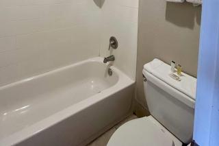 Days Inn by Wyndham Kingman West - 1