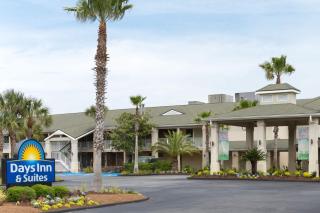 Days Inn & Suites by Wyndham Jekyll Island - Jekyll Island - 0