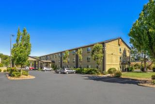 Super 8 by Wyndham Roseburg - Roseburg - 9