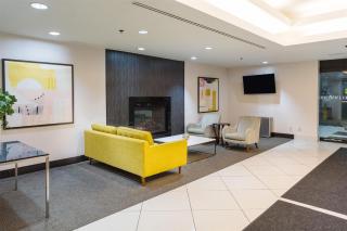 Elimwood Hotel, A Ramada by Wyndham - Maryland Heights - 9