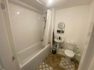 Entire Top Floor Apartment in Kent - - 3