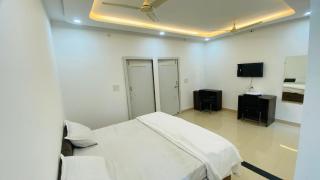 HOTEL SHREE ji INN - - 0