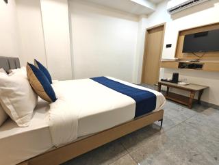 The Sky Comfort Hotel Krisha, Dwarka - Dwarka - 3
