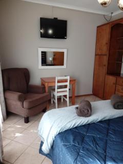 Contractors and Backpackers accommodation - Klerksdorp - 4