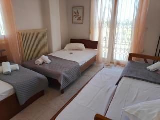 Elena's 3BR Maisonette with Garden & Pool - 6