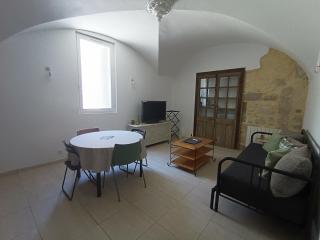 Dans maison de maître, appartement indépendant. - Montfrin - 8