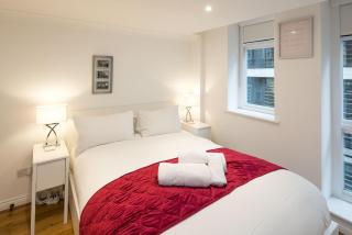 1BD Modern City Oasis: Near London Attractions - 2