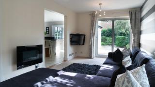 Superb 4BD Stay in Wyton and Houghton Village - 5