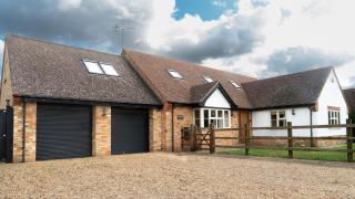 Superb 4BD Stay in Wyton and Houghton Village - Wyton - 0