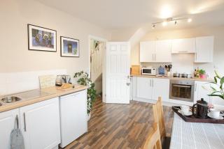 Tarrington Chase - Booklovers Hideaway & Rural Walks - 1