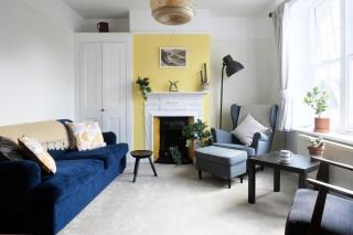 Fantastic 2BD Victorian Apt - 4 adults & 1 child - 0