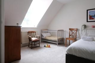 Fantastic 2BD Victorian Apt - 4 adults & 1 child - 2