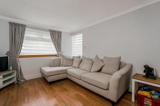 Centrally Situated 1 Bedroom House in Cumbernauld - Cumbernauld - 7