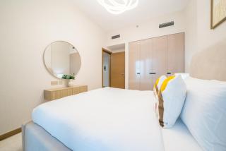 Indulge in Luxury 1BR Unit at Business Bay - 1