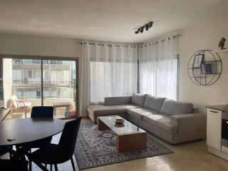 Two Bedroom Apt - Terrace & Private Parking - On The Beach - Tel Aviv - 0