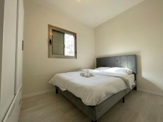 Two Bedroom Apt - Terrace & Private Parking - On The Beach - Tel Aviv - 5