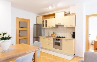 Nice Apartment In Makarska With Wifi - Makarska - 2