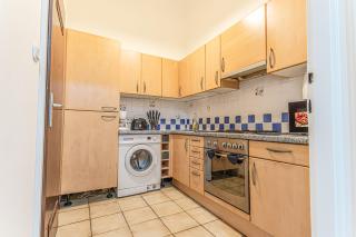 Stylish 2BR Apt, Central with Easy City Access - Viena - 5