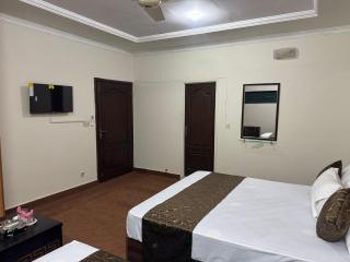 Shaheen Palace Hotel Gulberg - 5