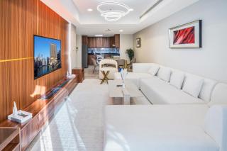 13P-Sea View Apartment in Dubai Marina with Pool & Balcony - 1