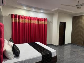 Shaheen Palace Hotel Gulberg - 1