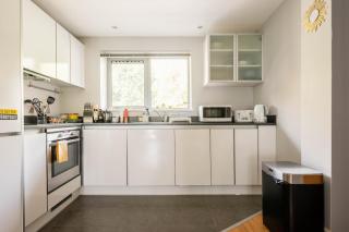 Lovely Harbourside Apartment with Free Parking - Bristol - 4