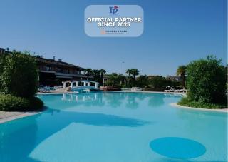 Desenzanoloft Official Partner MARRIOTT Homes & Villas - H2o inside green residence with 3 pools - Desenzano del Garda - 0