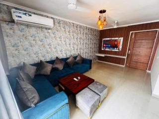 ZOOMSTAY, Gomti Nagar Extension, Near Palassio Mall & Ekana Stadium, Lucknow - Lucknow - 5
