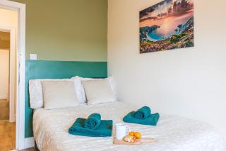 4 Bed, 2 Bath House, Long Term Stay Savings, Contractors, Big Groups, Free Parking! - Liverpool - 1