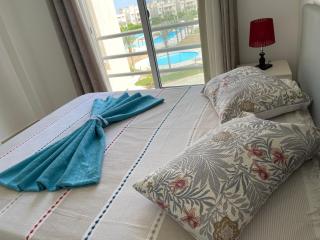 شاليه للإيجار في امواج الساحل الشمالي Chalet 2 BDs 2 BRs for rent at Amwaj Sidi Abdelrahman for families ONLY and NOT Including pass fees - 1
