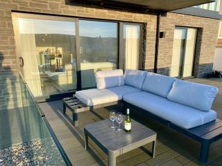 The North Cove, 20m to the Sea, Modern Studio Apartment - Portrush - 7