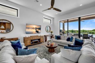 Blue Horizon Retreat with Concierge Services - Kingsland - 1