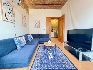 High Ceiling Central Cozy Apartment with 3 Bedroom Beyoglu - Istambul - 0