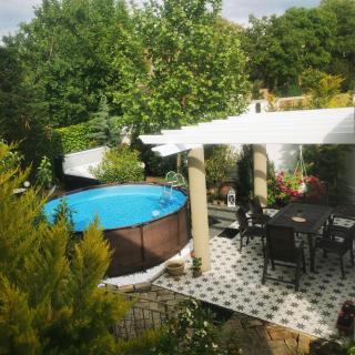 Kúria apartman with private jacuzzi and pool - Budapest - 3