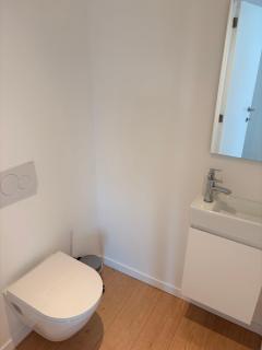 Bright and Minimalist Private Bedroom Montgomery Area - Bruxelles - 3