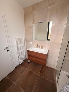 Bright and Minimalist Private Bedroom Montgomery Area - Bruxelles - 1