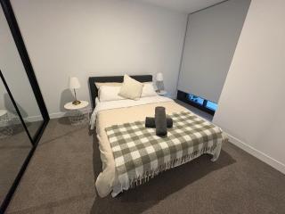 Brand new 1B apartment in Woden near Hospital Westfield and pool gym - Phillip - 4