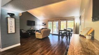 No Putts Given. Cozy home on Par 4, free Golf Cart and Pool access - Osage Beach - 3