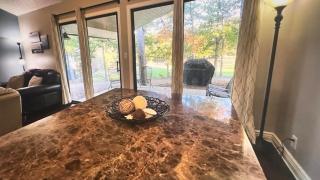 No Putts Given. Cozy home on Par 4, free Golf Cart and Pool access - Osage Beach - 1