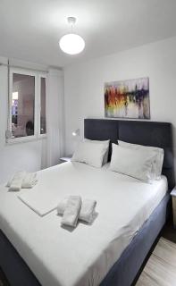 Sunny Bay Apartments - 5