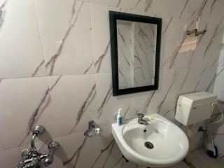 The Luxe Lounge 102 Flat 2bhk - Patna - 5