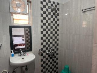 The Luxe Lounge 102 Flat 2bhk - Patna - 7