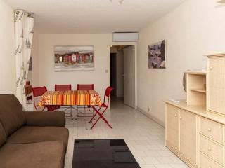 T2 au Lavandou: 4 pers, face mer, terrasse, plage à 1 min, parking privé - FR-1-803-38 - Le Lavandou - 1